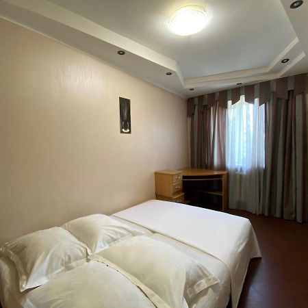 2-Bedroom Apartment Most City Center Area Dnipro Esterno foto