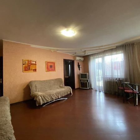 2-Bedroom Apartment Most City Center Area Dnipro Esterno foto