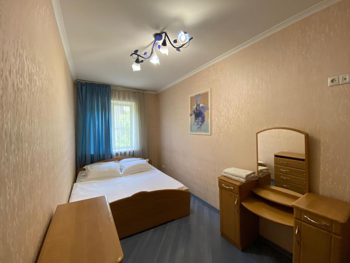 2-Bedroom Apartment Most City Center Area Dnipro Esterno foto